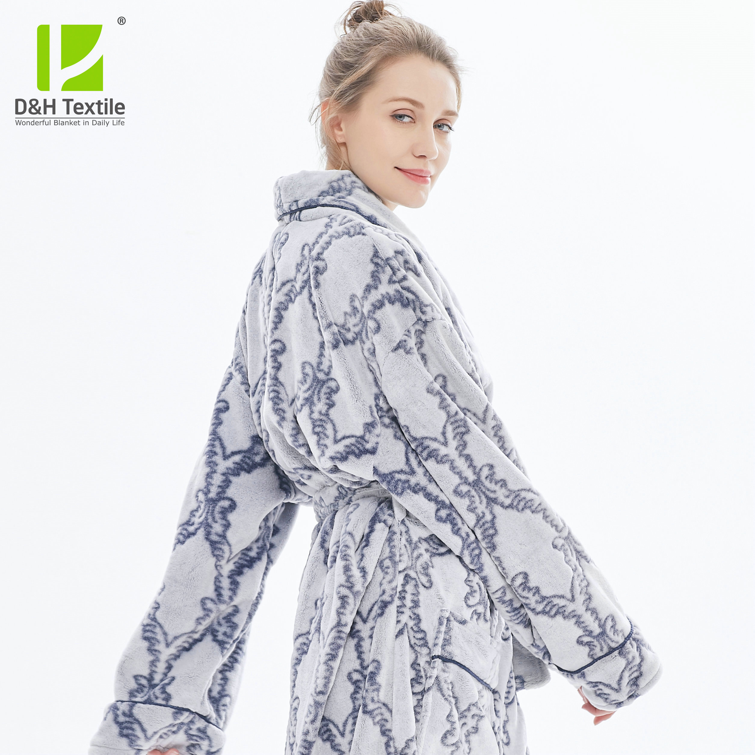 100 Polyester Embossed Printed Flannel Robes Wholesale Unique