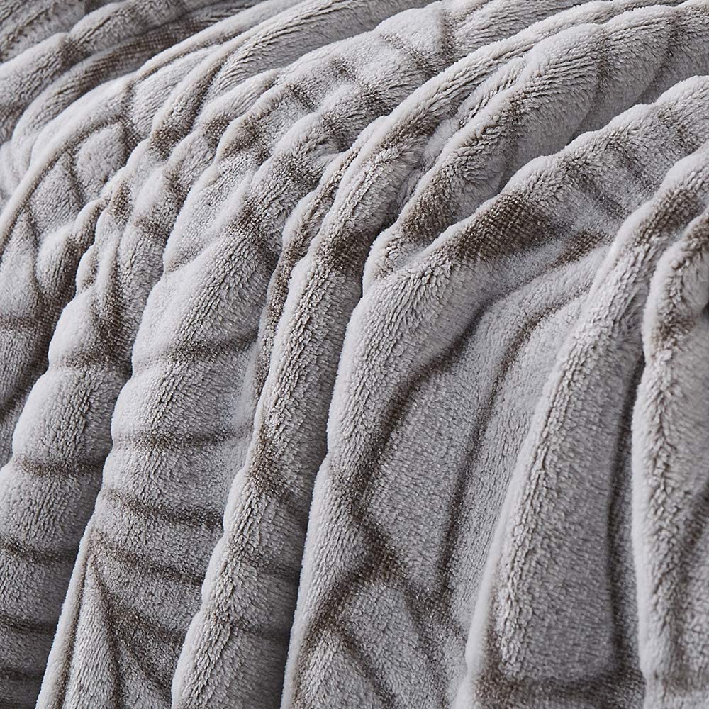 Comfortable Beautiful Design Printed Home Fleece Blanket Embossed Blanket