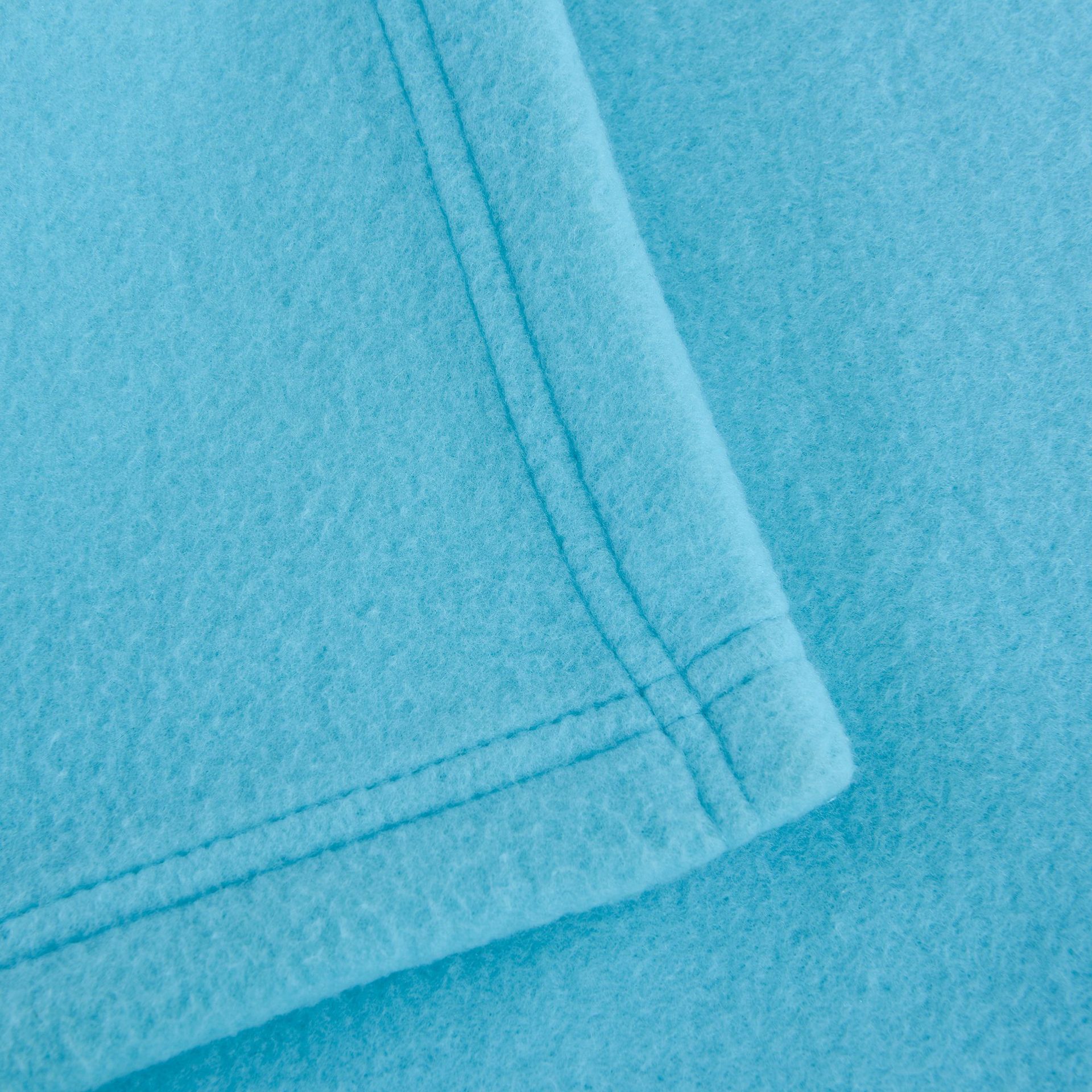 High Quality 100% Standard Anti-pilling Fleece Blanket Manufacturers and Suppliers