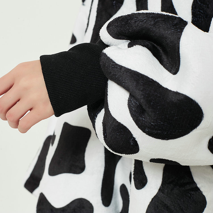 Customized Cozy Fluffy Cow Print Sherpa Lined Sweatshirt Blankets For Adult For Bulk